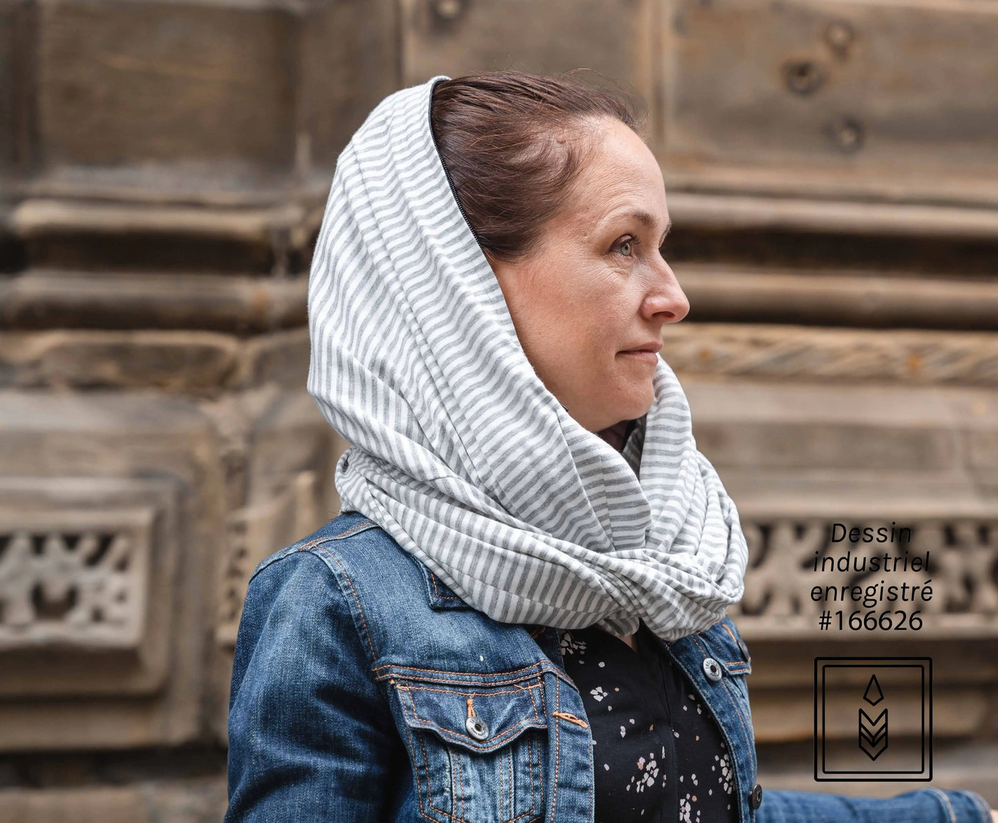 Foulard 5 en 1 en bambou gris et blanc Famille Nomade