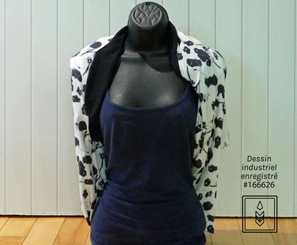 Foulard 5 en 1 en bambou blanc aux motifs de fleurs noires Famille Nomade